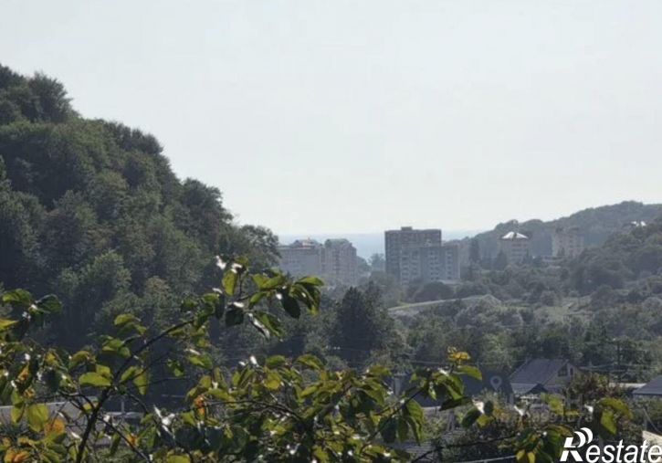 Земельный участок