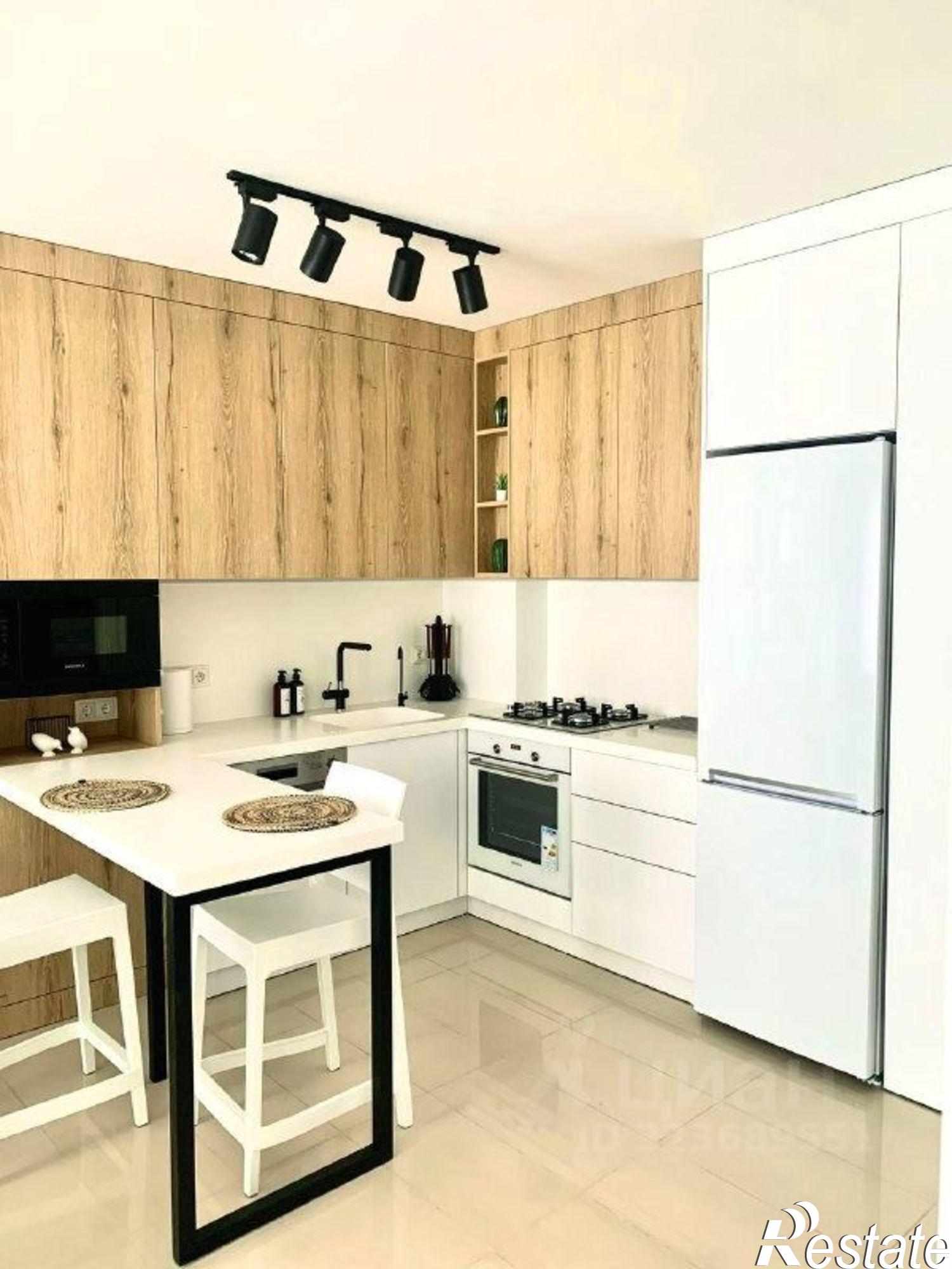 Купить квартиру за 20 000 000 рублей на б-р Надежд, 6/1