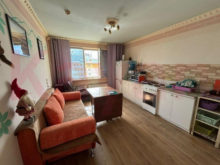 2-комн квартира 50 лет Октября ул.