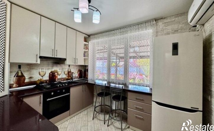 3-комн квартира ул Комарова, 58,  д. 58