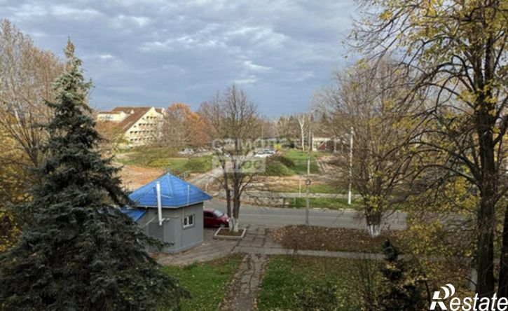 2-комн квартира улица 70 лет Октября, 28,  д. 28