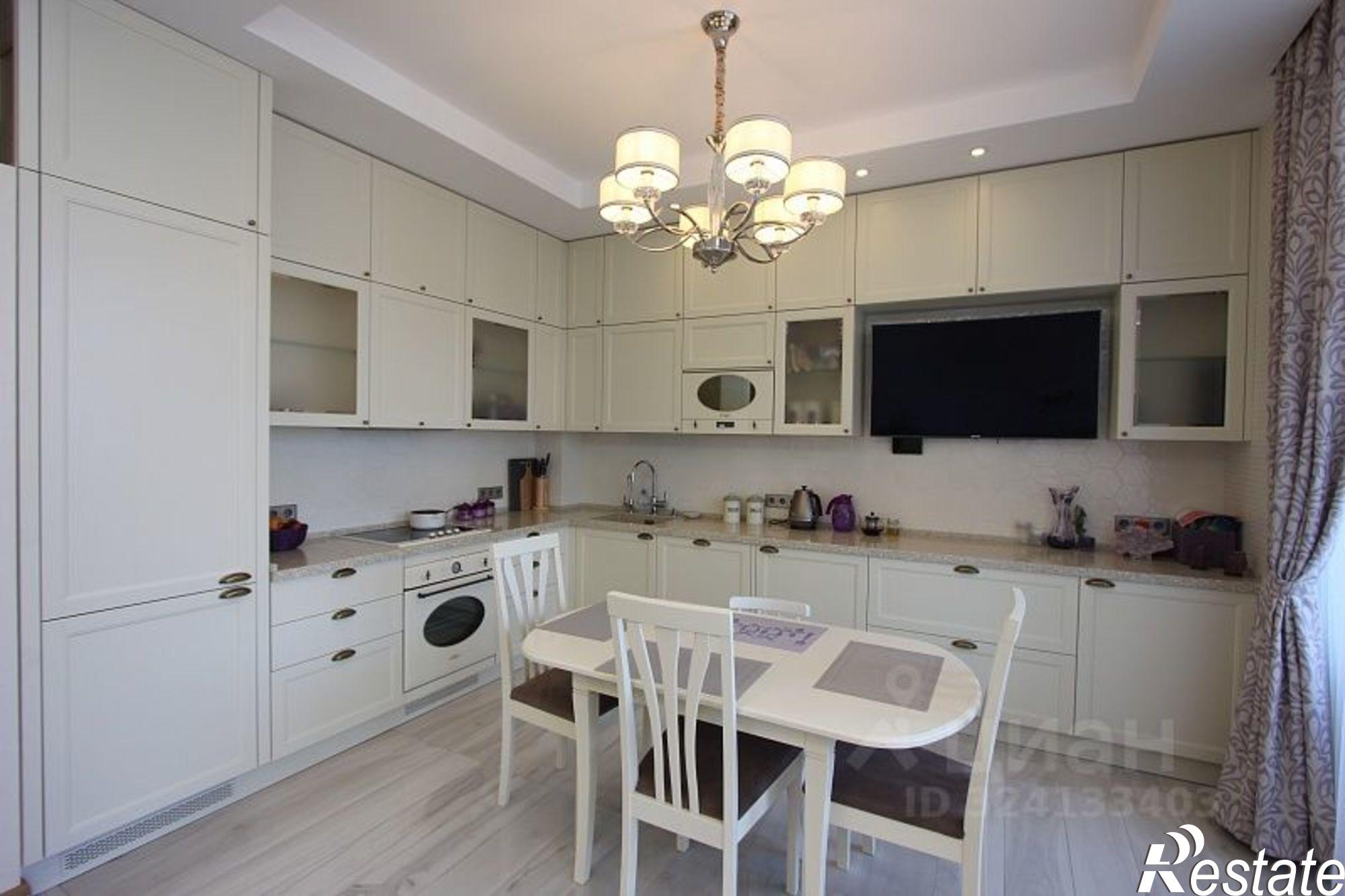 Купить квартиру за 24 000 000 рублей на ул Триумфальная, 12/1