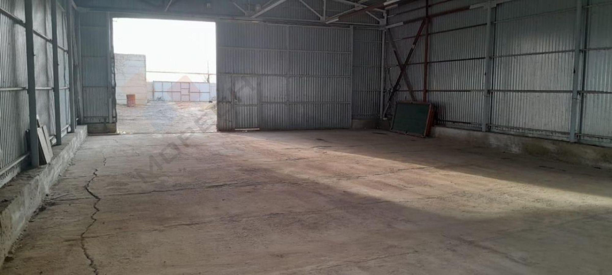 Купить складское помещение за 8 000 000 рублей на Центральная улица, 15