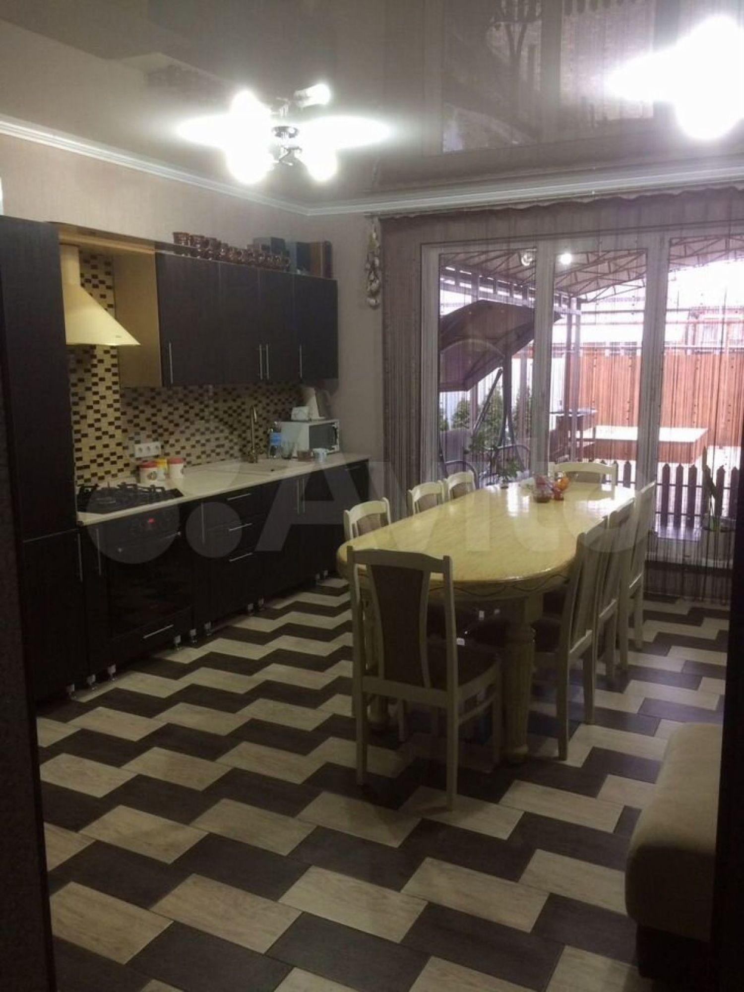 Купить дачу, дом, коттедж за 8 000 000 рублей на Кирова ул, 61/4