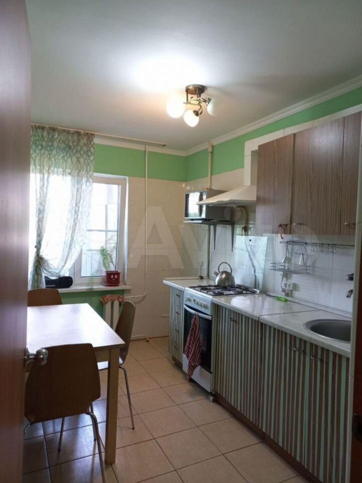 3-комн квартира Южгипронисельстрой ул, 19