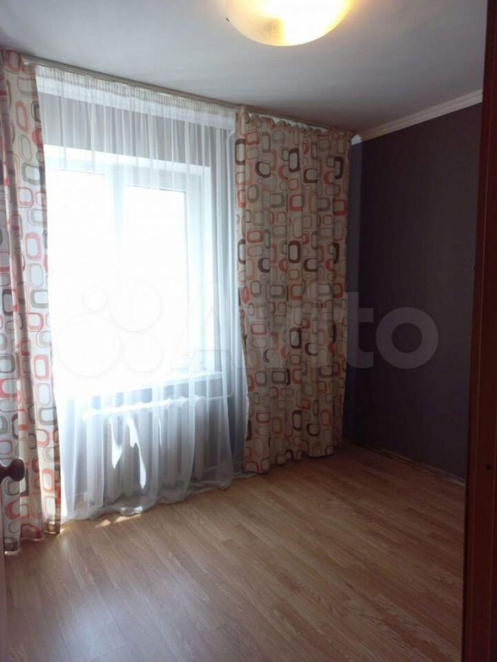 3-комн квартира Южгипронисельстрой ул, 19