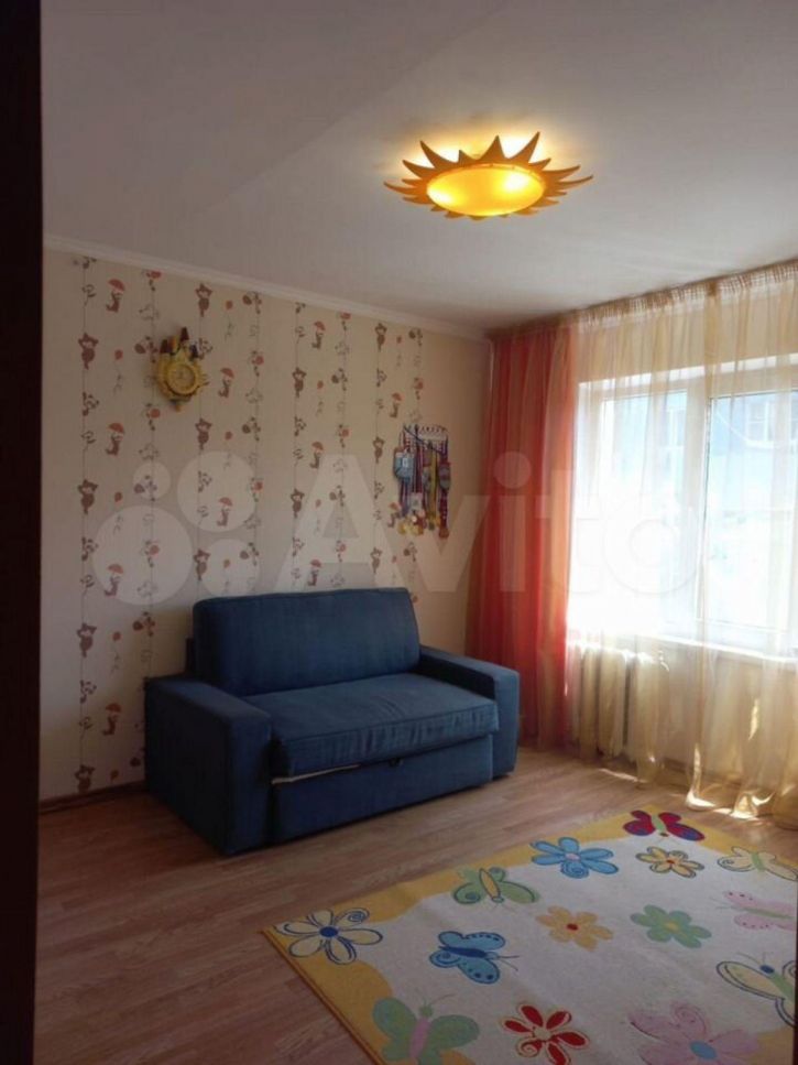 3-комн квартира Южгипронисельстрой ул, 19