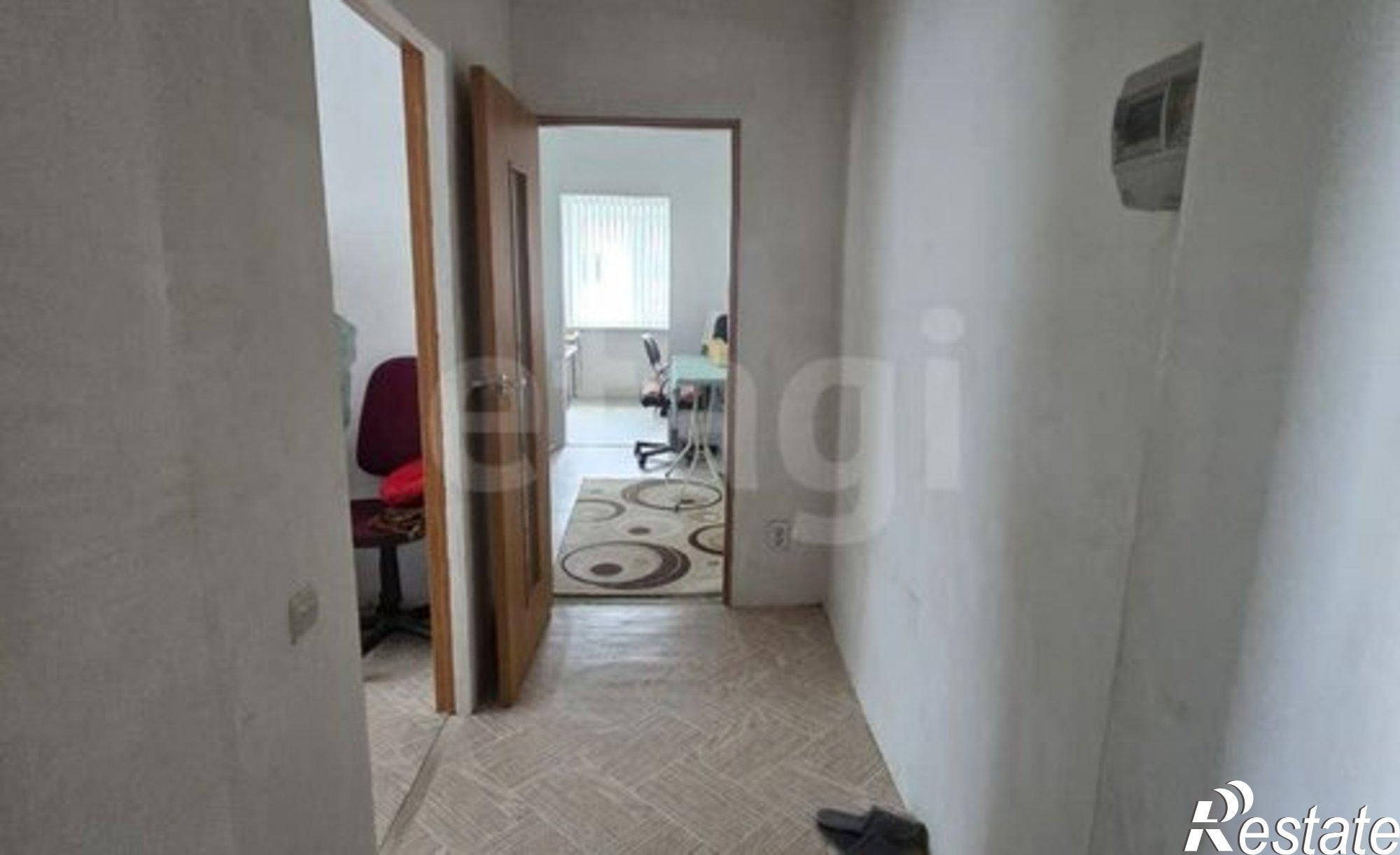 Купить квартиру за 1 200 000 рублей на Павловский район, Среднечелбасское сельское поселение, посёлок Октябрьск