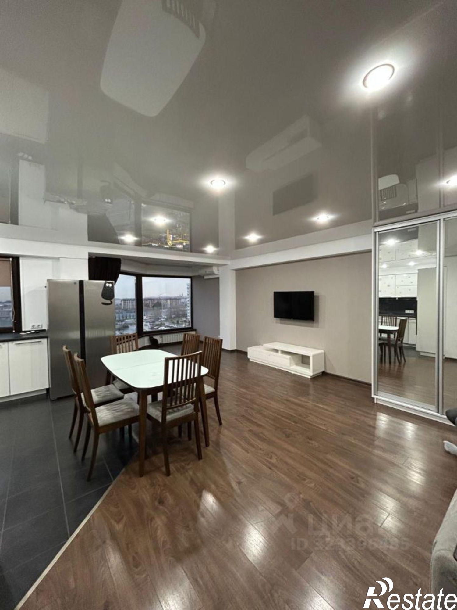 Купить квартиру за 30 000 000 рублей на Урожайная улица, 71/1 к6