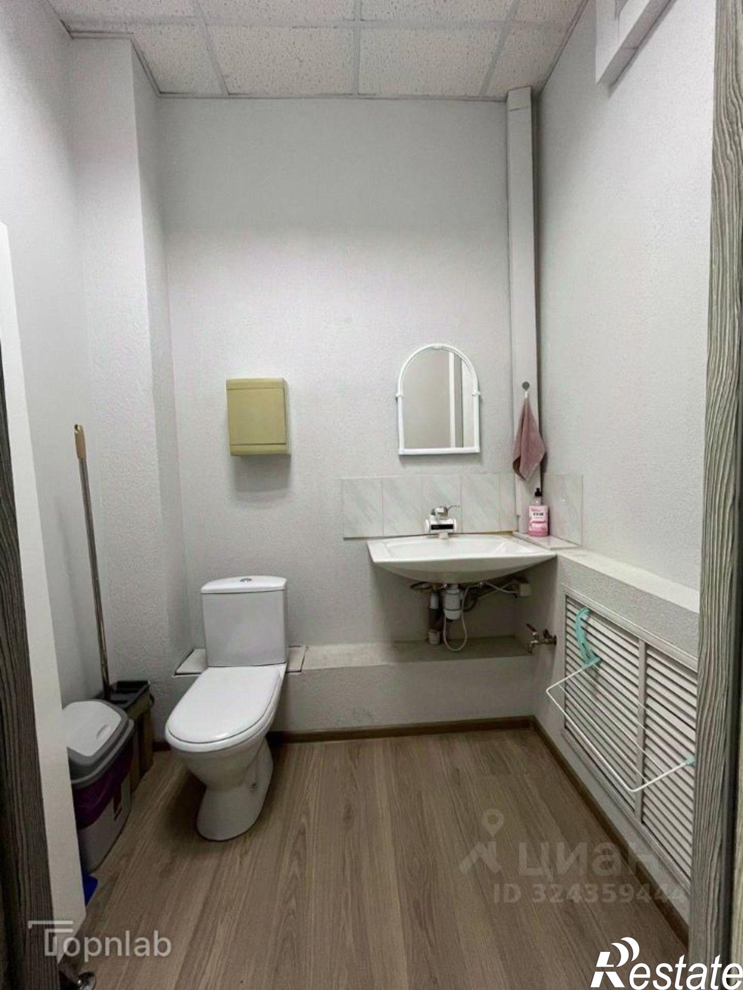 Сдать офис, помещение под офис за 99 260 рублей на Армавир г., Комсомольская ул., д.105