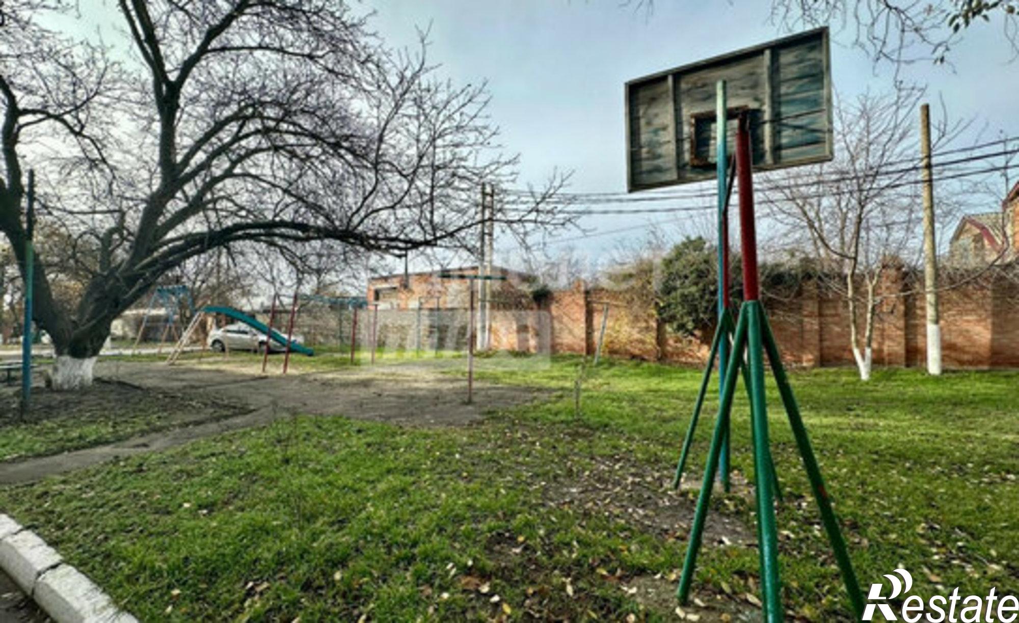 Купить квартиру за 3 850 000 рублей на Ейск, улица Богдана Хмельницкого, 86