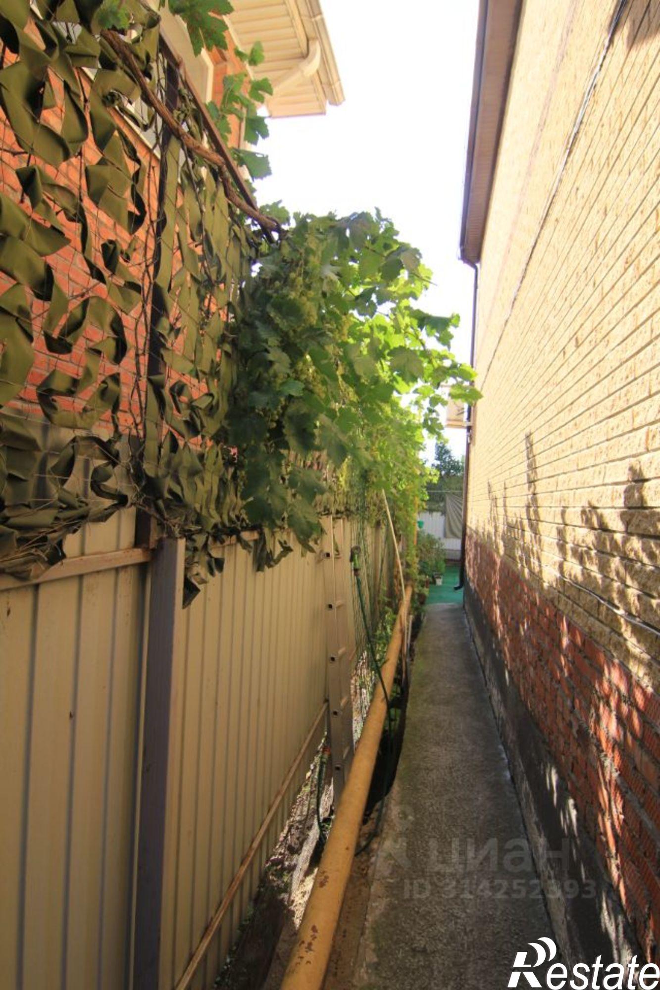 Купить дачу, дом, коттедж за 17 650 000 рублей на Краснодар, Народная улица, 2/12