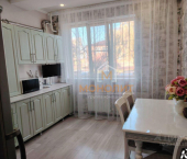 2-комн, 53кв м, этаж 1/4 ул 8 Марта, 19