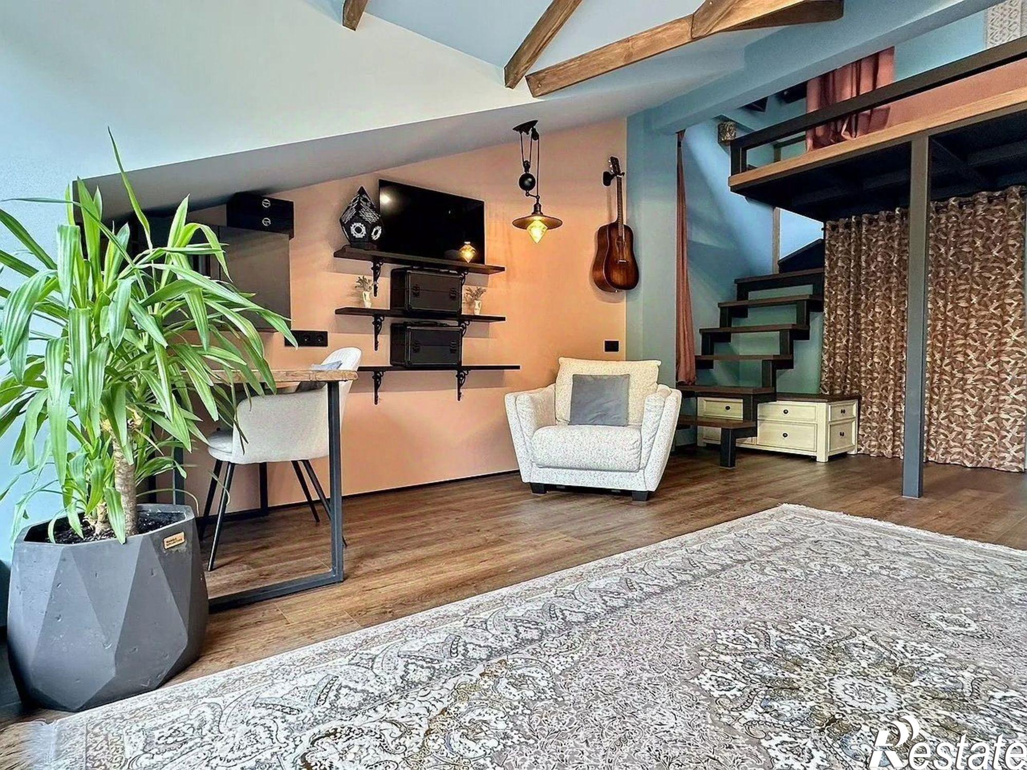 Купить квартиру за 14 500 000 рублей на Ачишховский переулок, 36