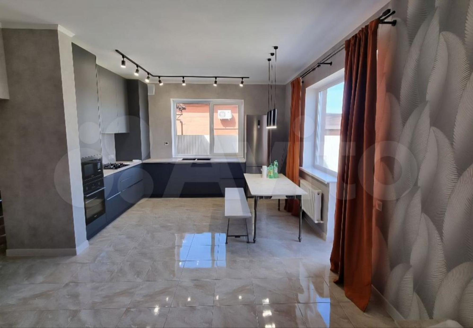 Купить дачу, дом, коттедж за 13 000 000 рублей на Крымская ул, 11