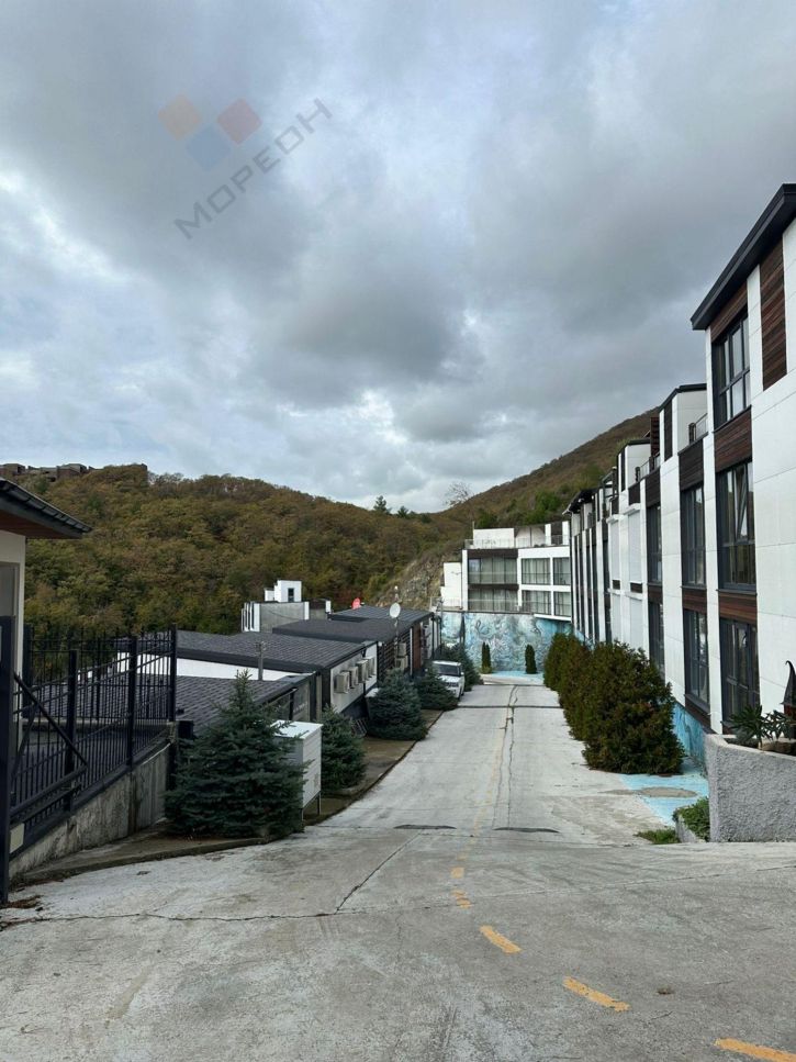 4-комн квартира -, 1