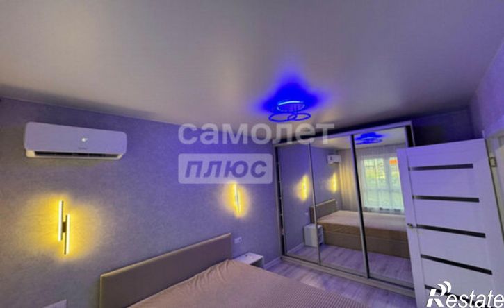 2-комн квартира улица Крылова, 11А,  д. 11А