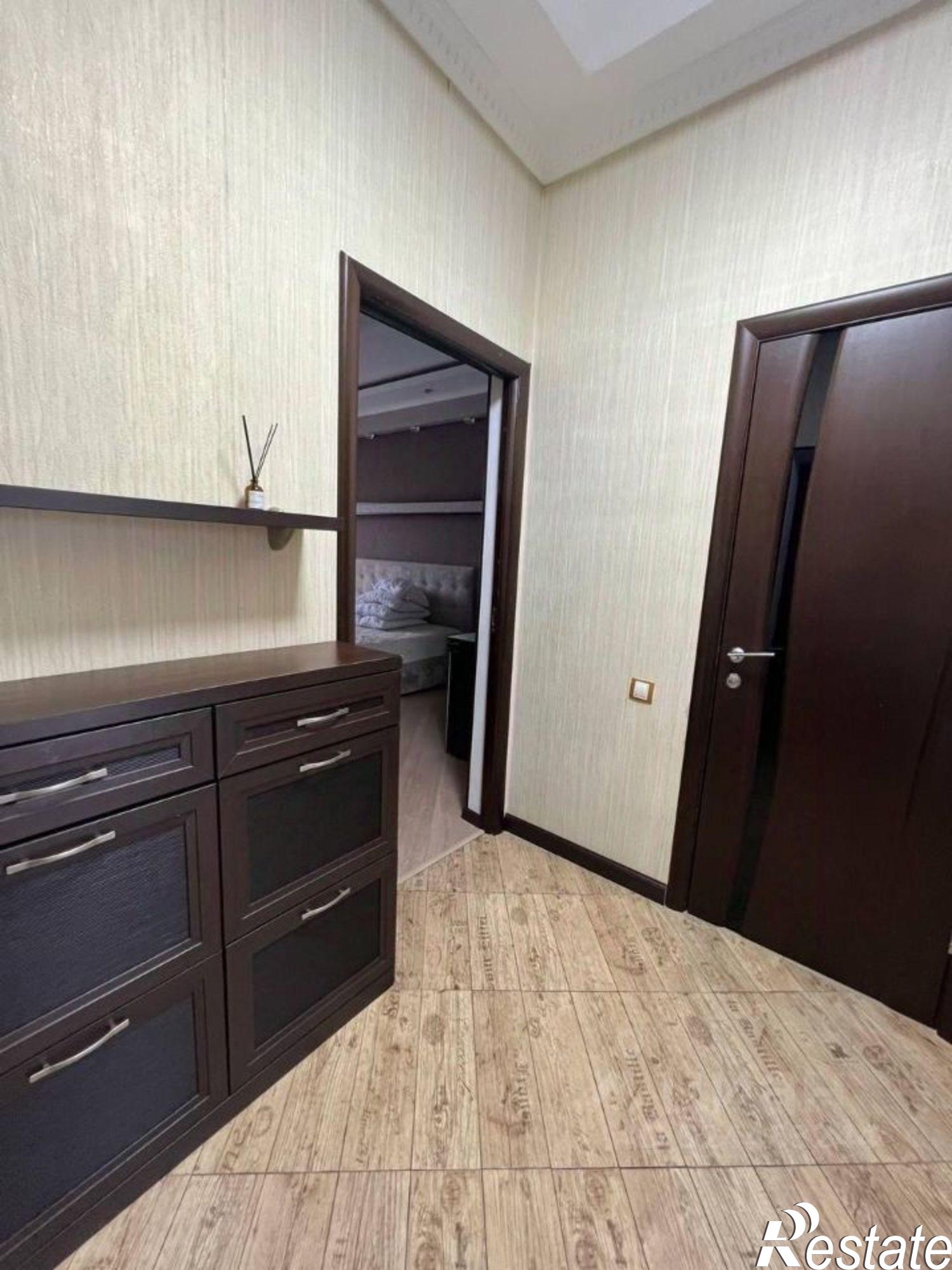 Сдать квартиру за 75 000 рублей на улица Станиславского, 22