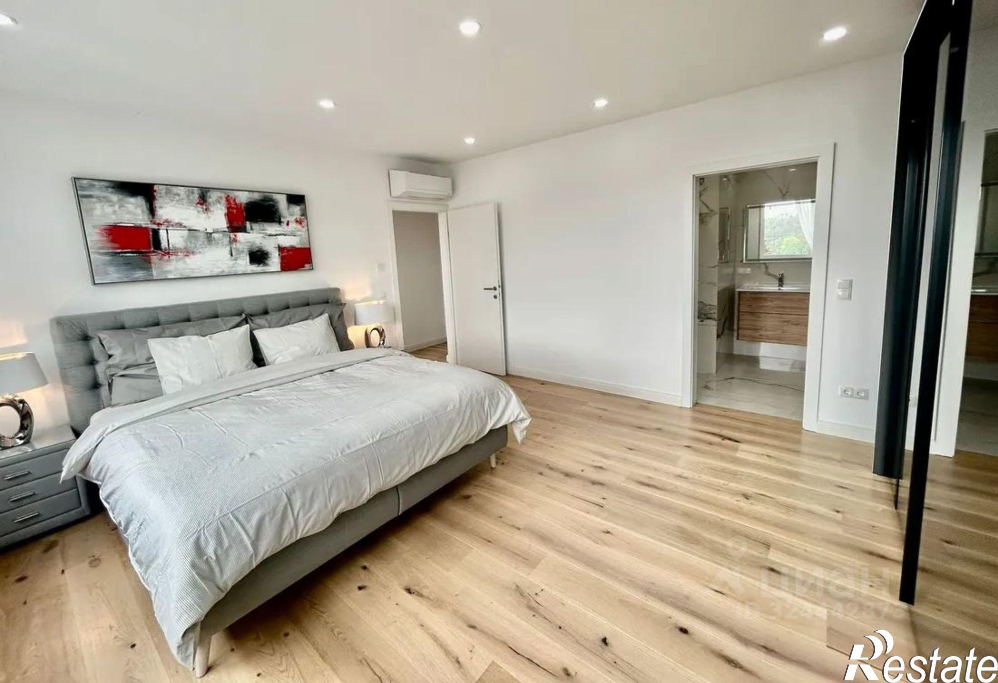 Купить квартиру за 15 555 600 рублей на Заповедная улица, 32