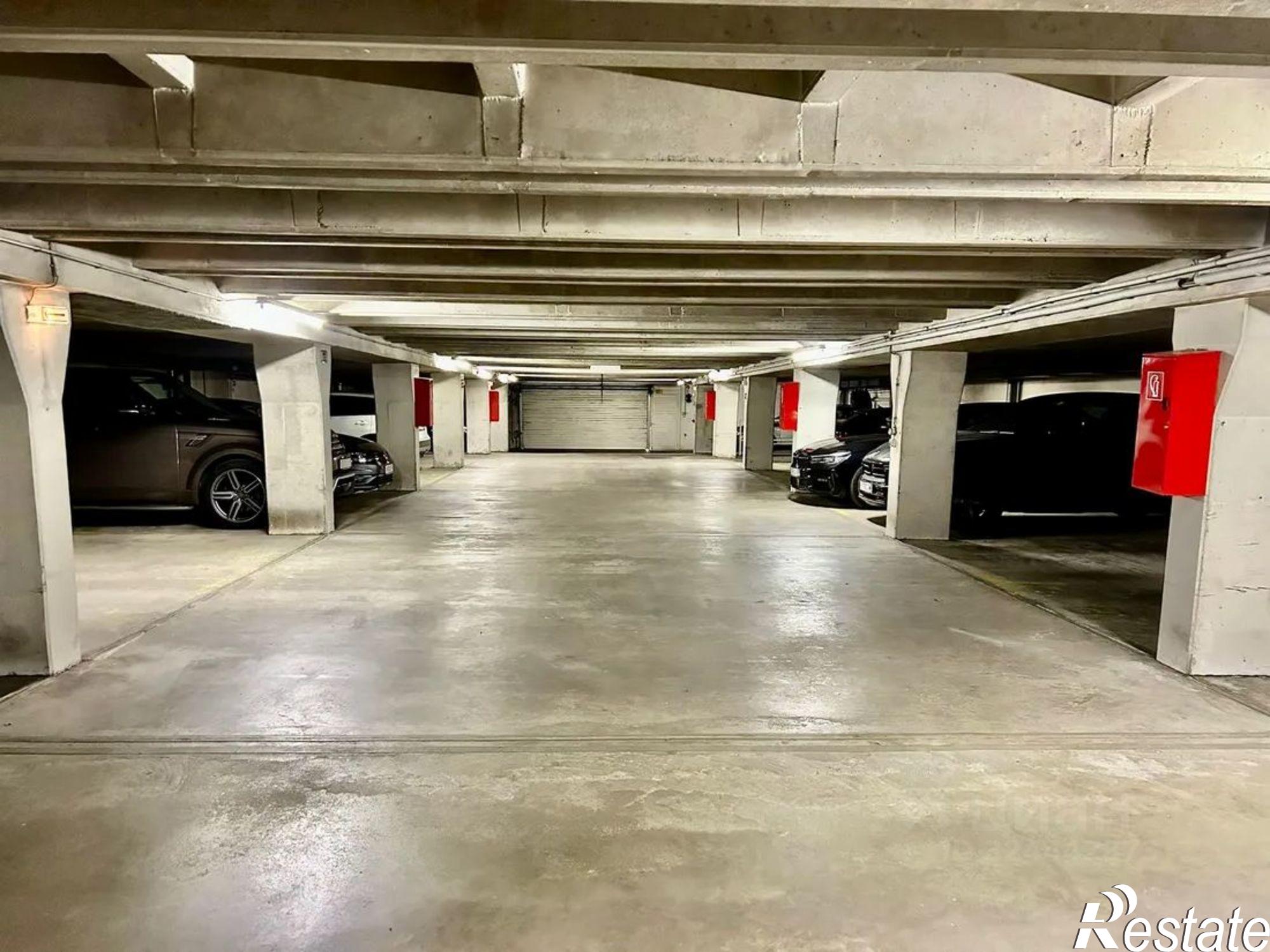 Купить квартиру за 15 555 600 рублей на Заповедная улица, 32