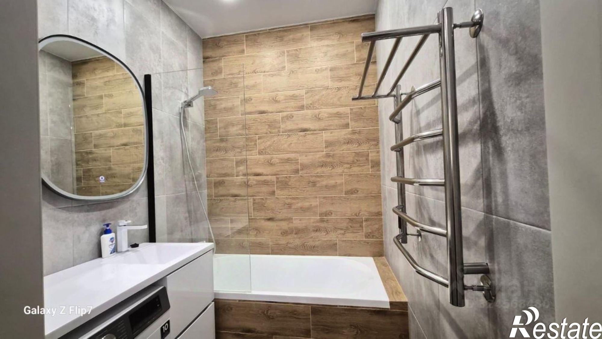 Сдать квартиру за 43 450 рублей на улица им. Константина Гондаря, 99