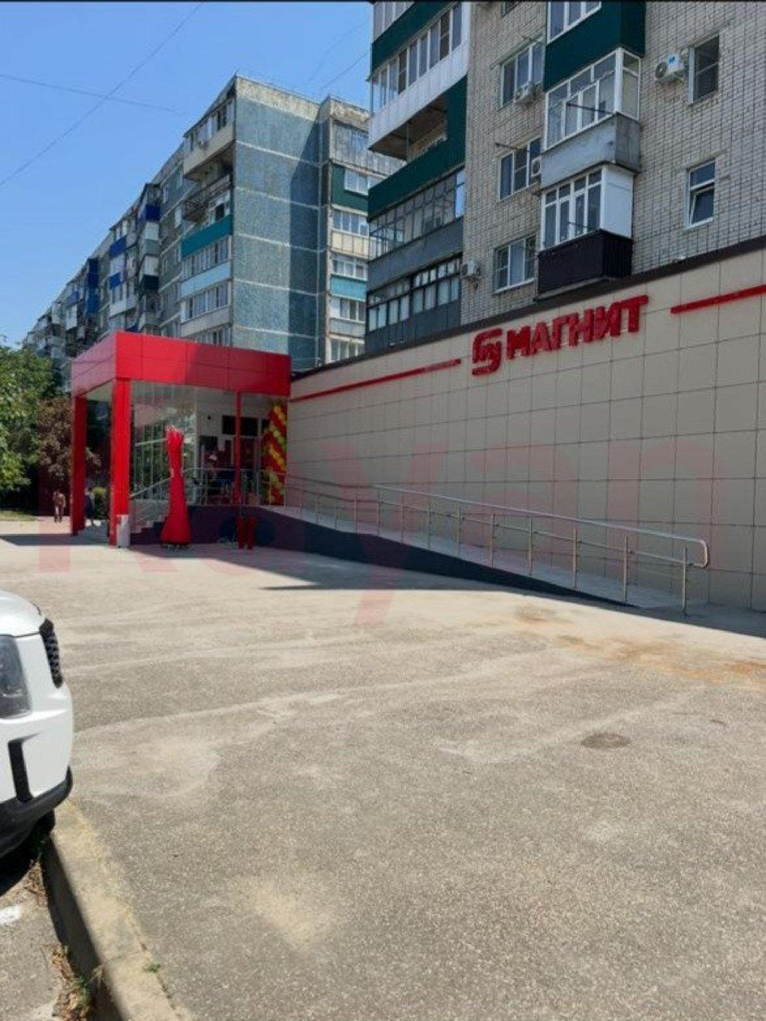 Купить торговое помещение за 44 000 000 рублей на Таманской Армии ул.