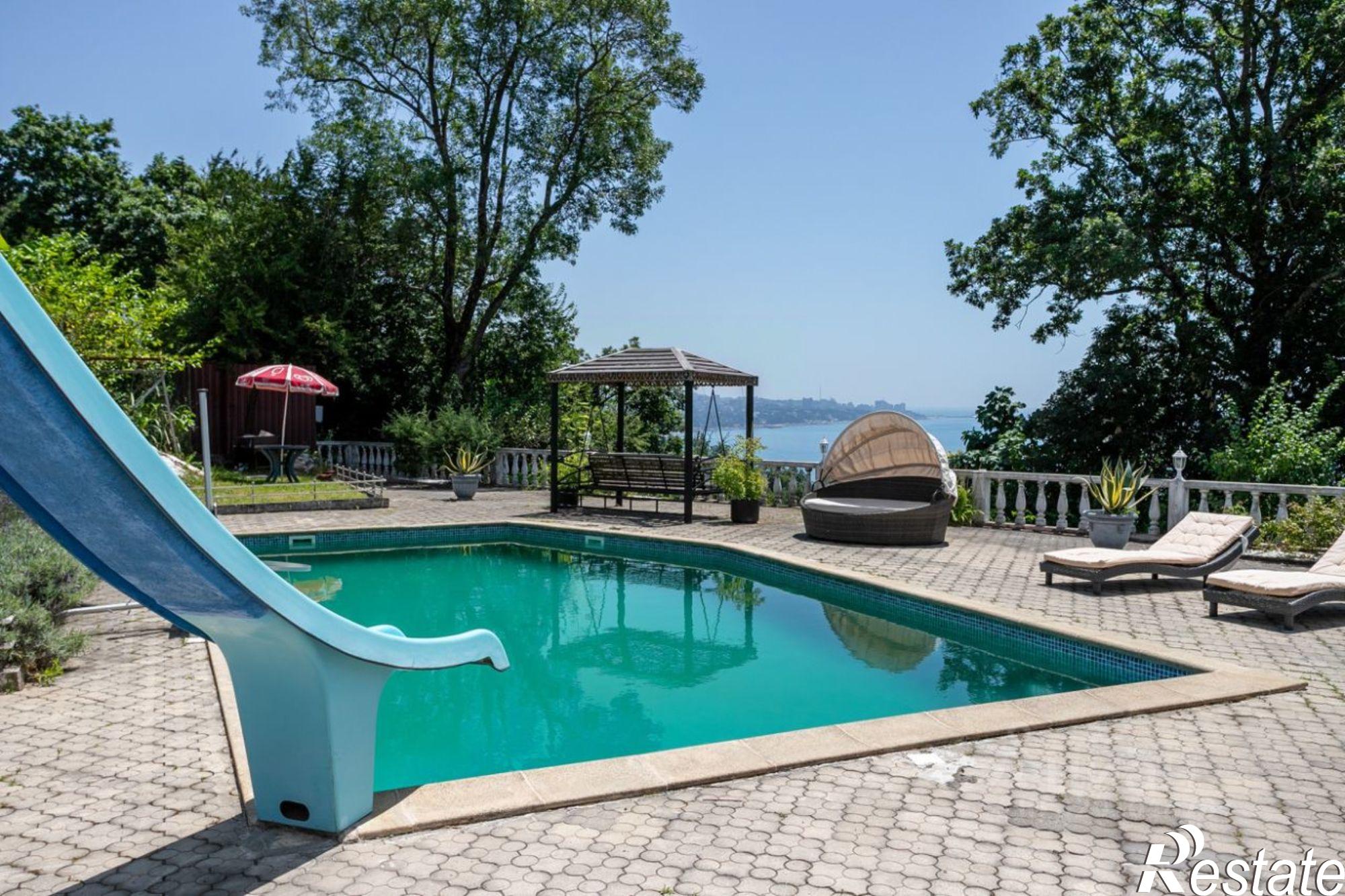 Сдать дачу, дом, коттедж за 350 000 рублей на городской округ Сочи