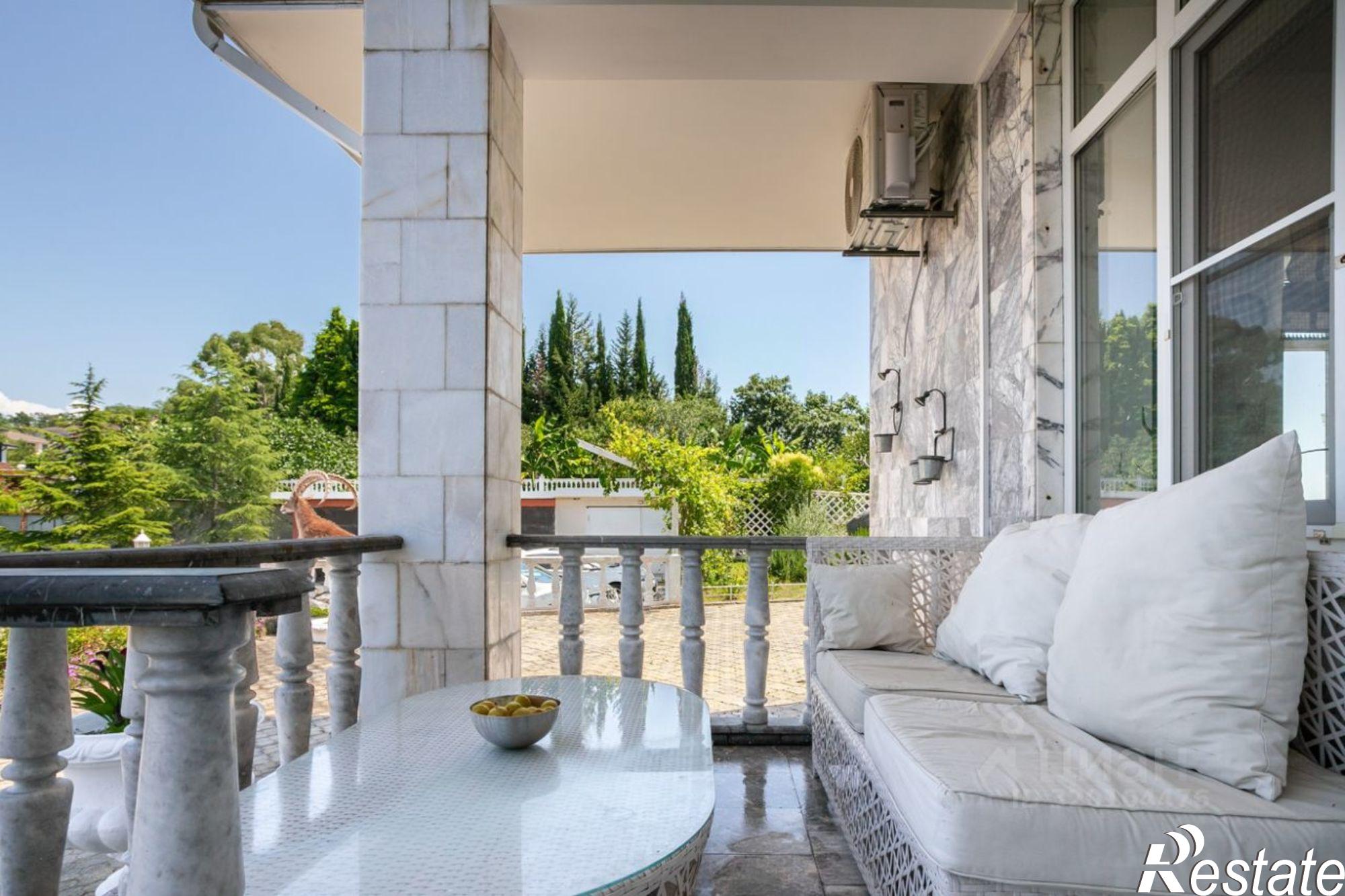 Сдать дачу, дом, коттедж за 350 000 рублей на городской округ Сочи