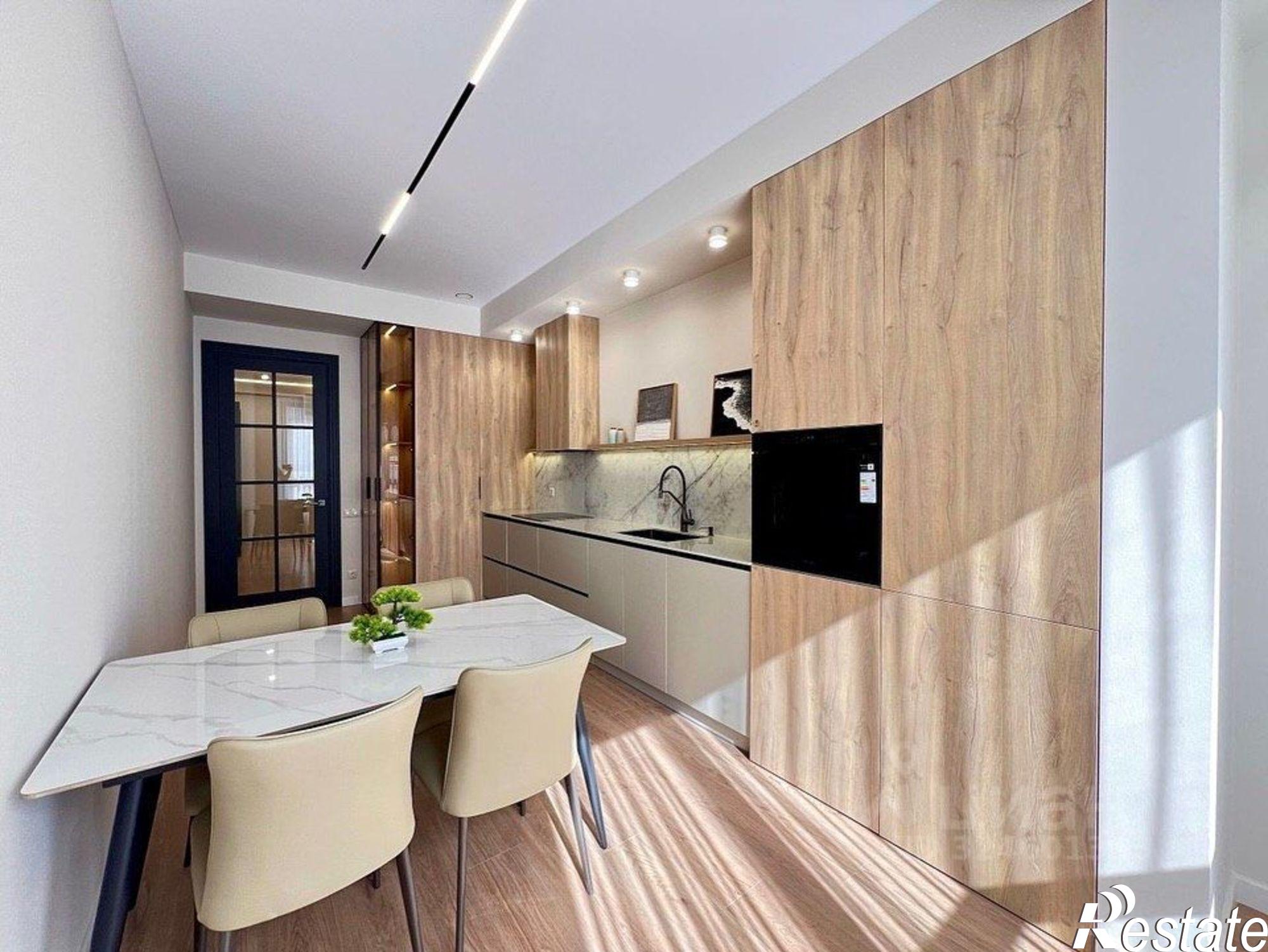 Купить квартиру за 21 000 000 рублей на Парусная улица, 41