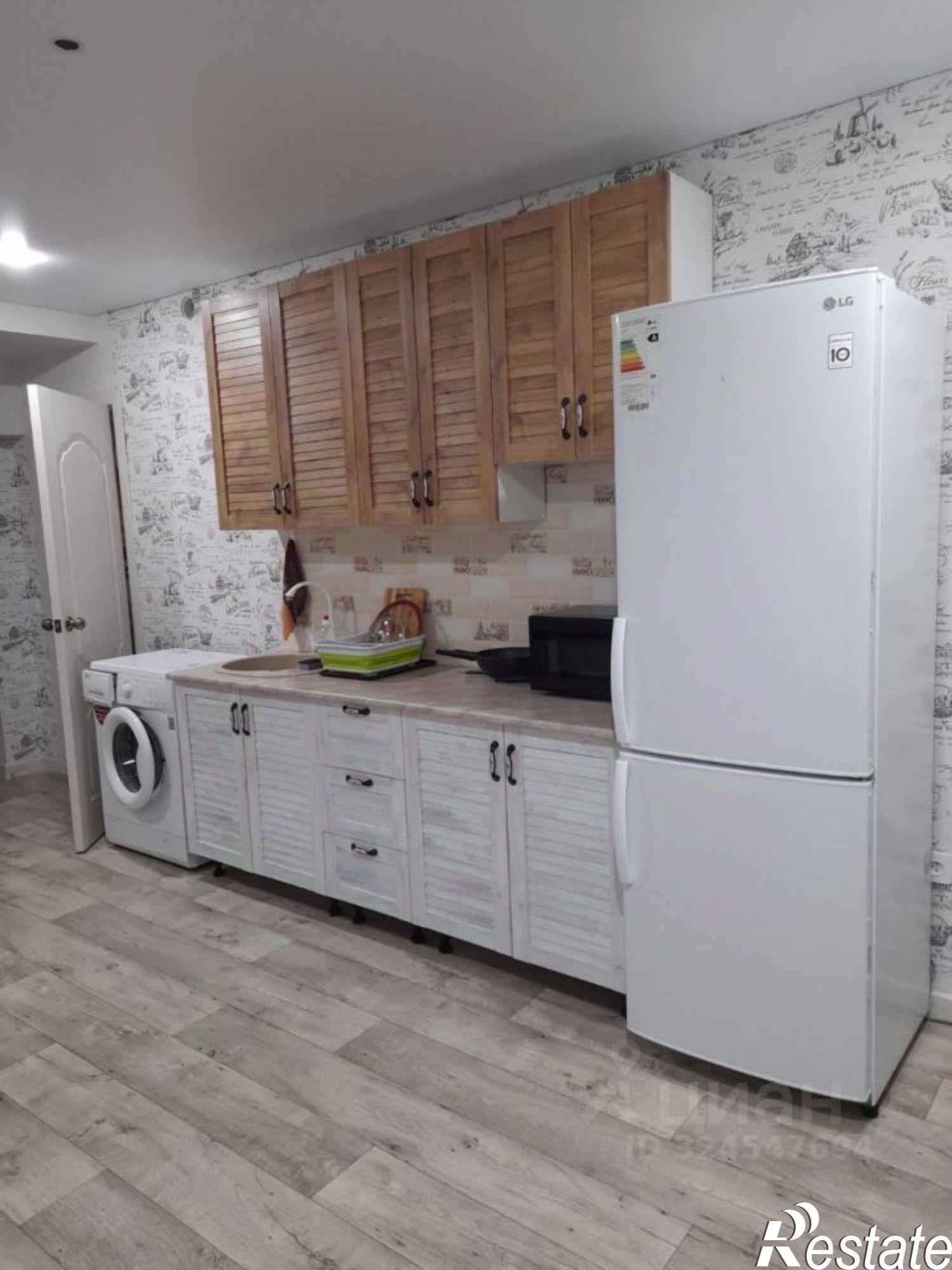 Купить квартиру за 3 100 000 рублей на Ейский район, Ейск г., Красная ул.