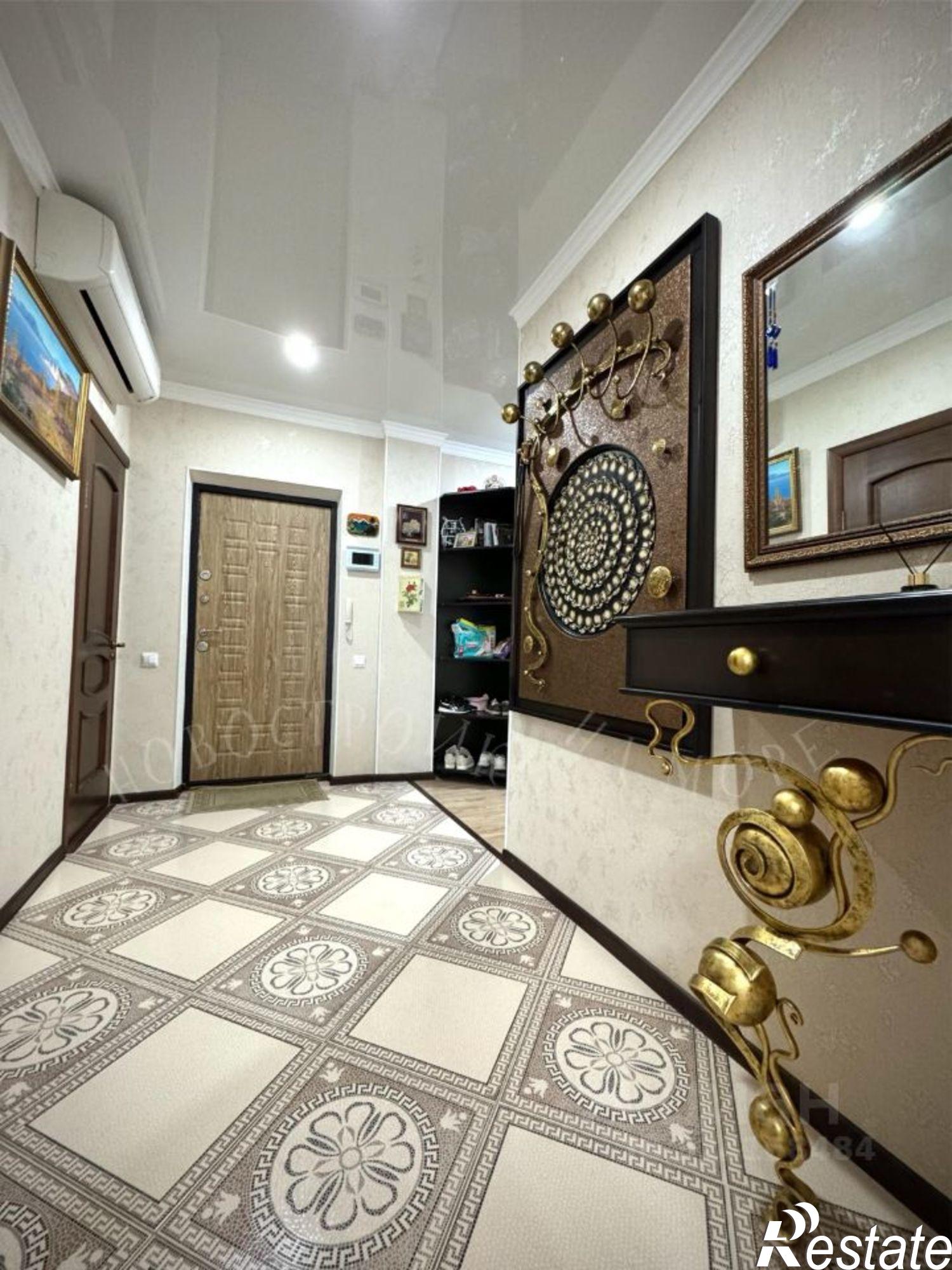 Купить квартиру за 11 000 000 рублей на Туапсе, улица Кириченко, 90