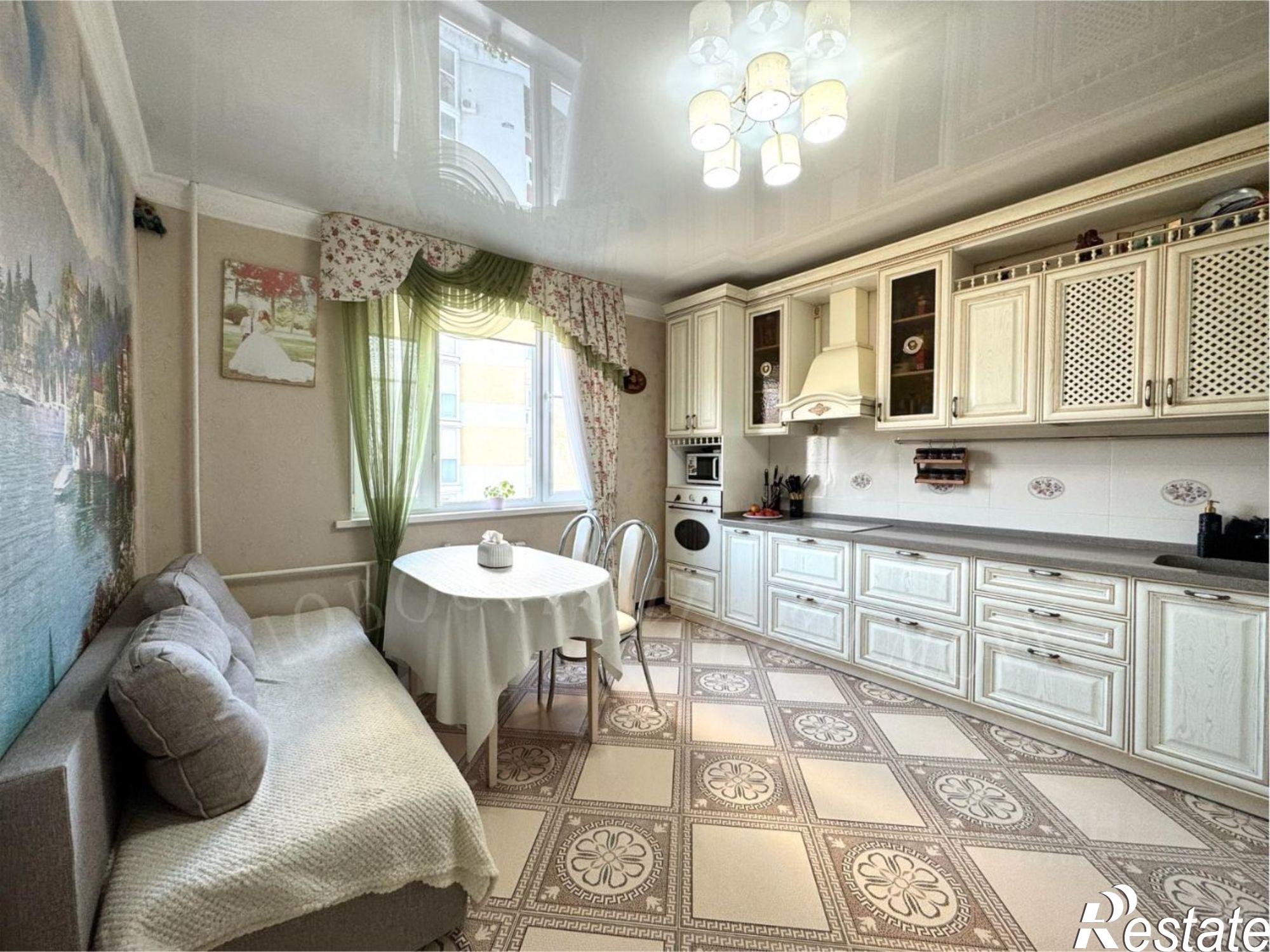 Купить квартиру за 11 000 000 рублей на Туапсе, улица Кириченко, 90