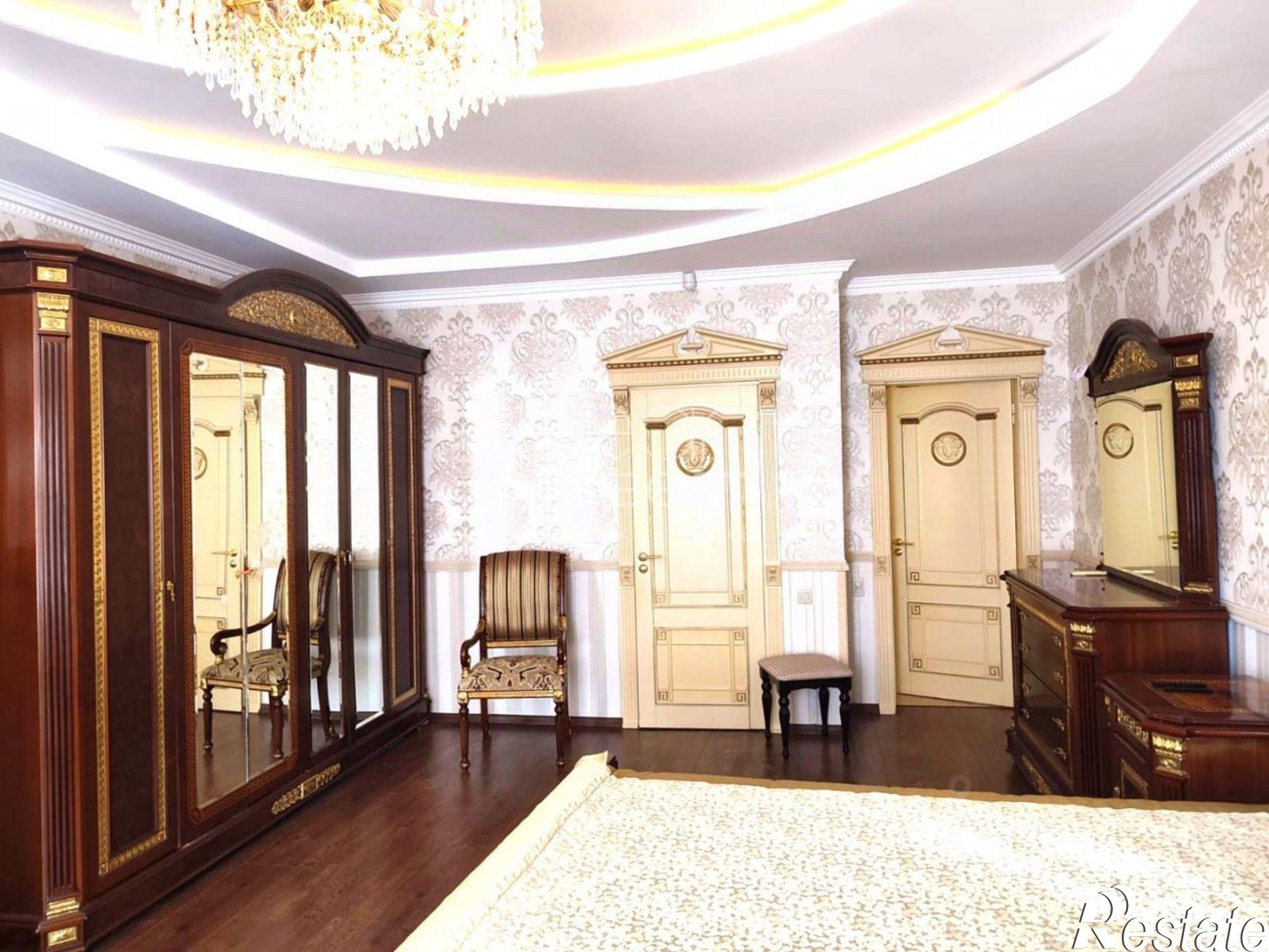 Купить квартиру за 38 000 000 рублей на Сочи г., Центральный