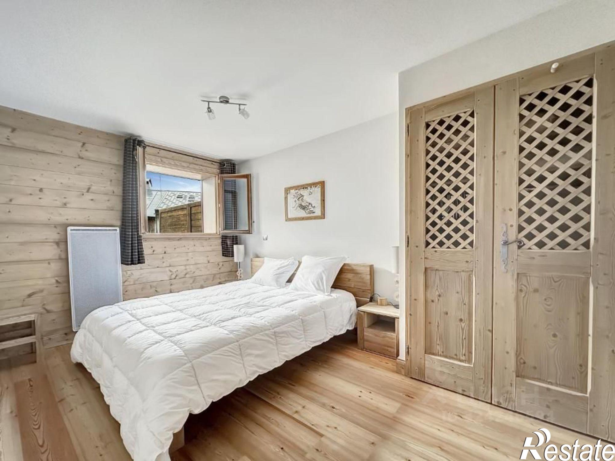 Купить квартиру за 9 800 000 рублей на Ачишховский переулок, 27