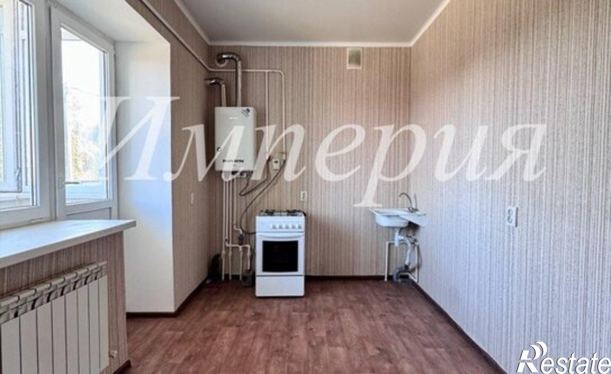 Купить квартиру за 2 600 000 рублей на Новокубанск, Молодая улица, 8