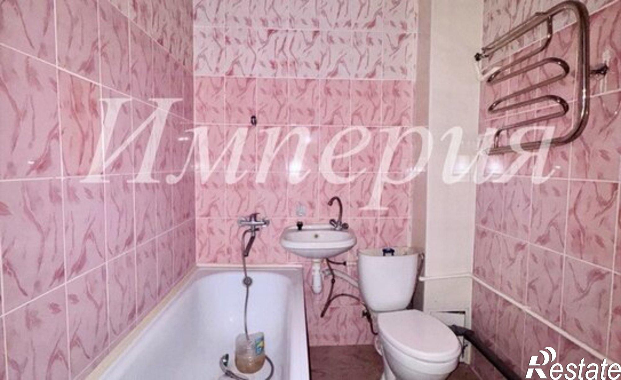 Купить квартиру за 2 600 000 рублей на Новокубанск, Молодая улица, 8