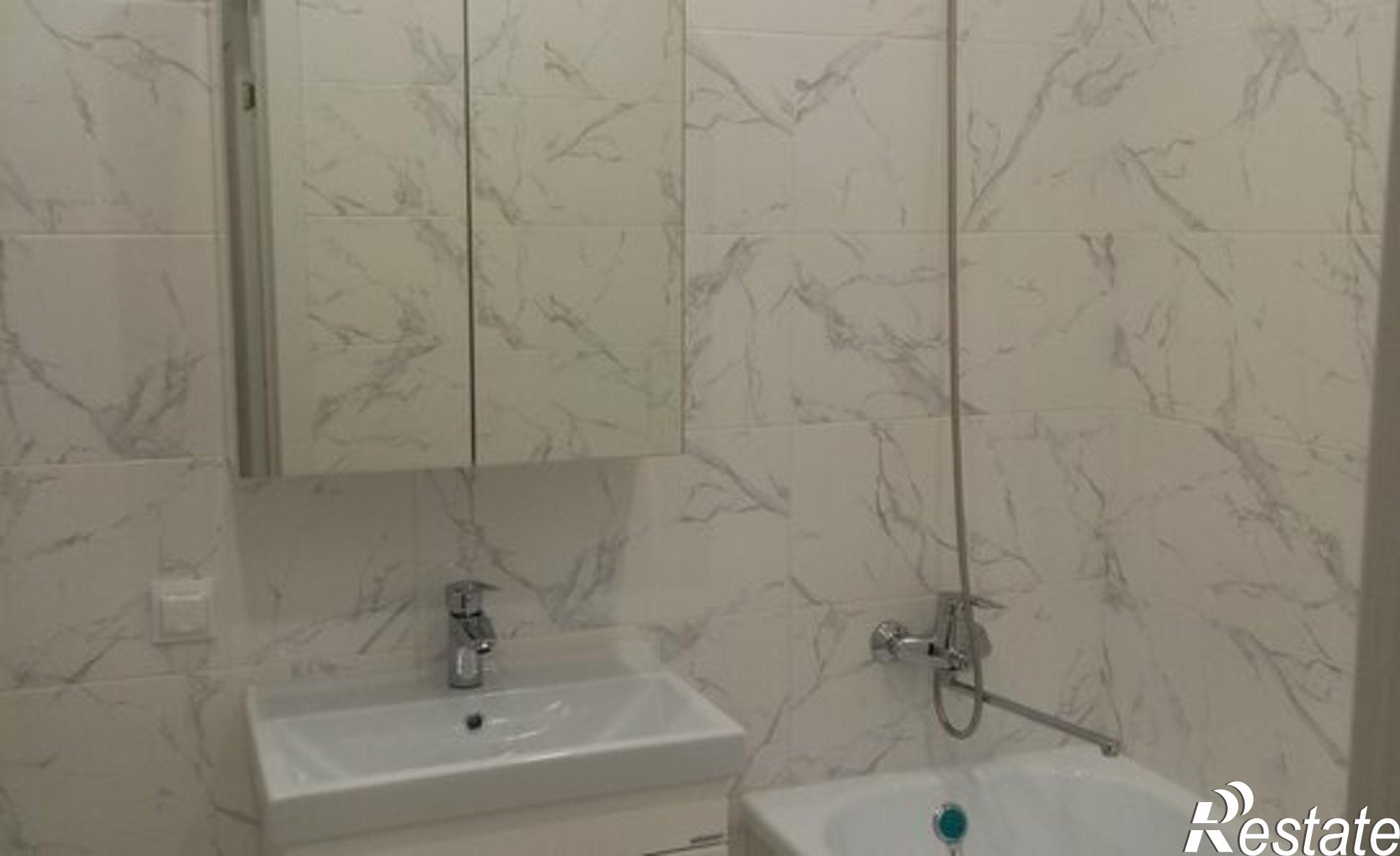 Купить квартиру за 5 386 420 рублей на Краснодар, улица Адмирала Макарова, 5/1