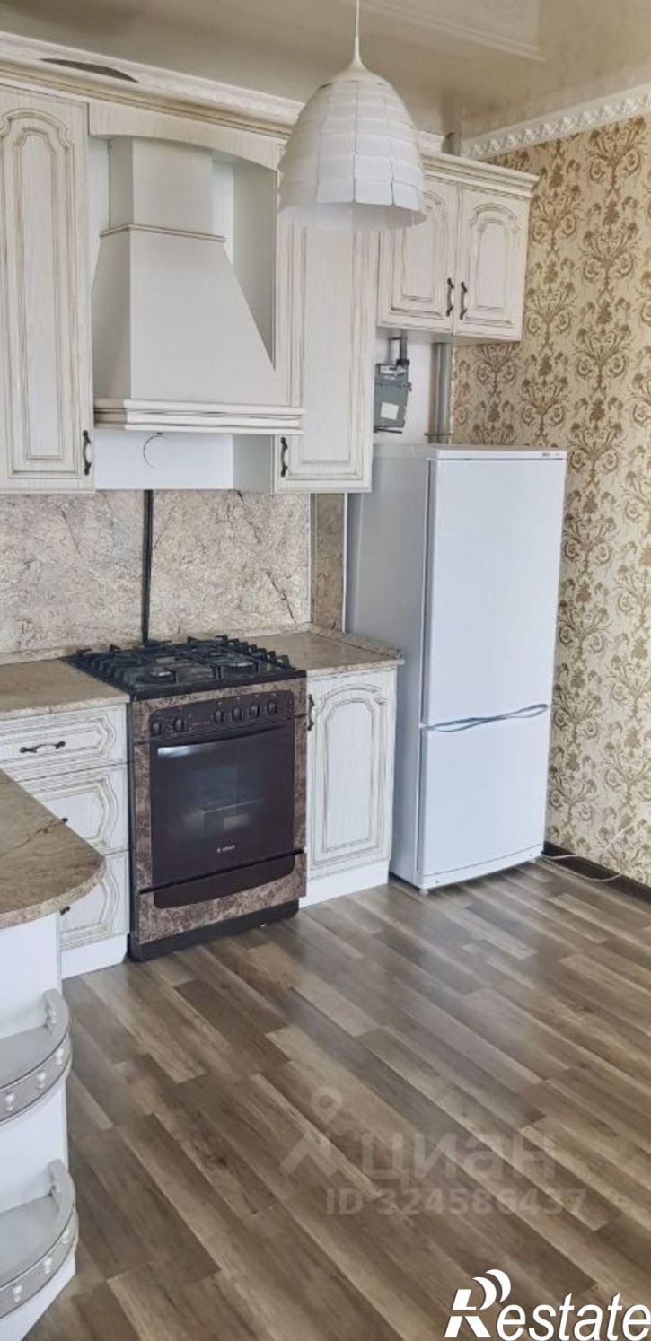 2-комн квартира улица Стаханова, 276,  д. 276