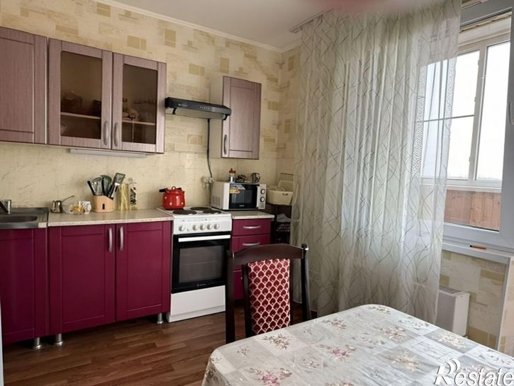 2-комн квартира улица 50 лет Октября, 102,  д. 102