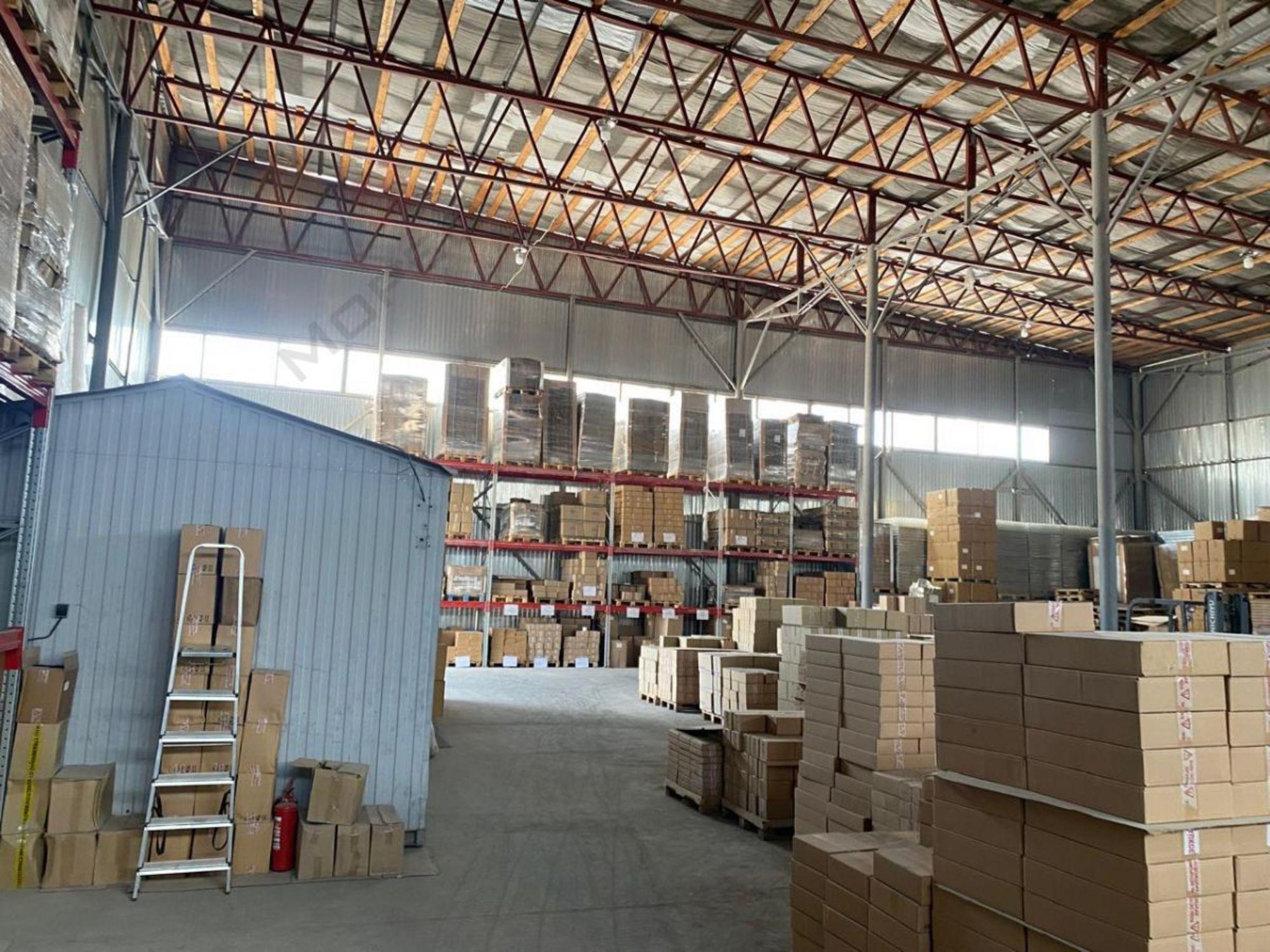 Сдать складское помещение за 380 000 рублей на им. Карла Гусника ул, 42