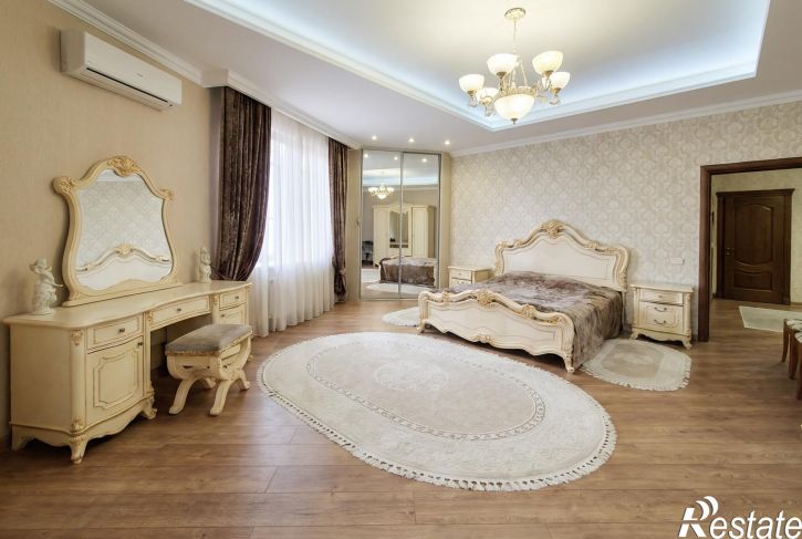 2-комн квартира Центральный внутригородской округ,набережная Кубанская,23/1