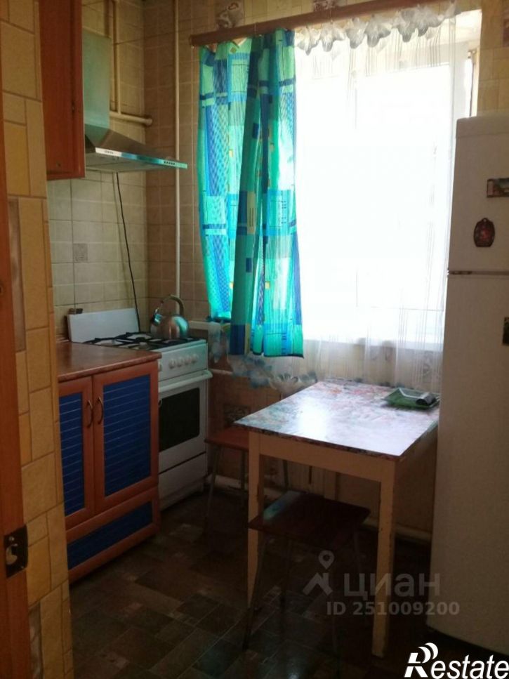 2-комн квартира Ейск, Первомайская улица, 8