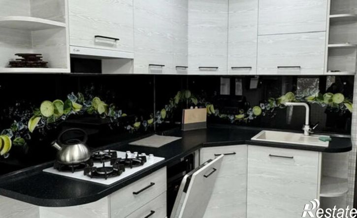 3-комн квартира Туапсе, Ленинградская улица, 12
