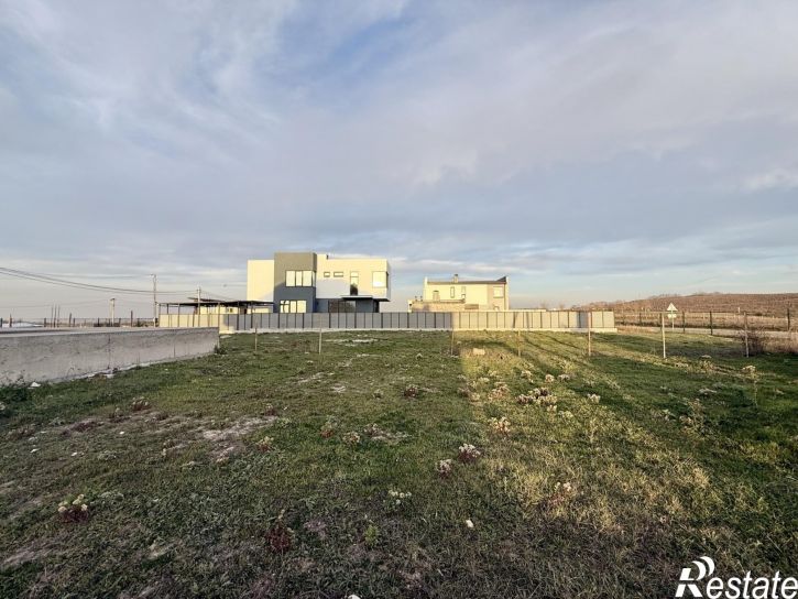 Земельный участок село Варваровка