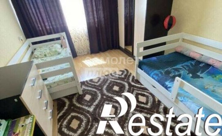 4-комн квартира улица Калинина, 112А,  д. 112А