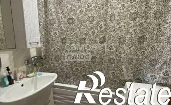 4-комн квартира улица Калинина, 112А,  д. 112А